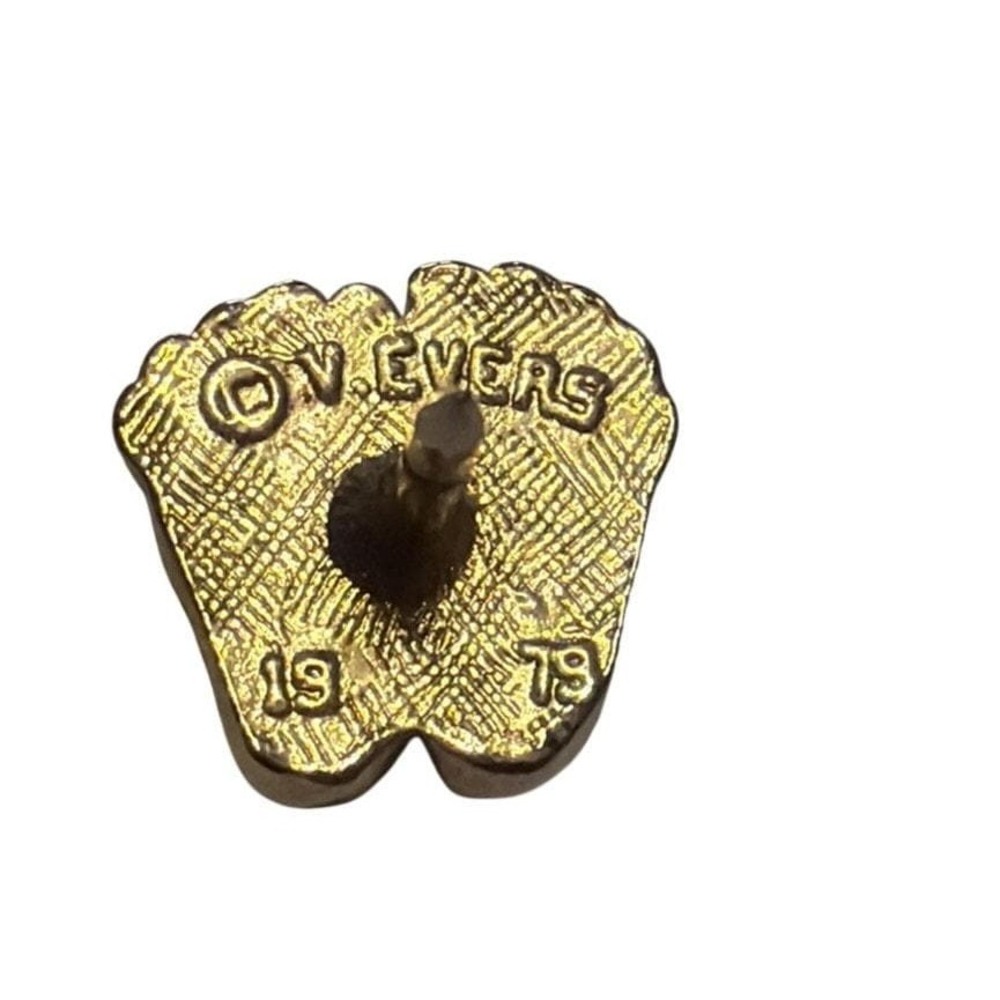 Vintage 1970's Precious Feet‎ Lapel/Hat Pin